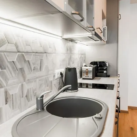 Raadiraja Kodu Erm'i Laehedal, Raadiraja 22 Apartamento