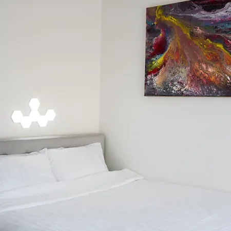 Raadiraja Kodu Erm'i Laehedal, Raadiraja 22 *