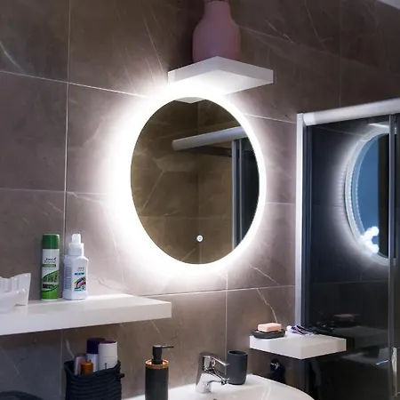 Raadiraja Kodu Erm'i Laehedal, Raadiraja 22 Apartamento *