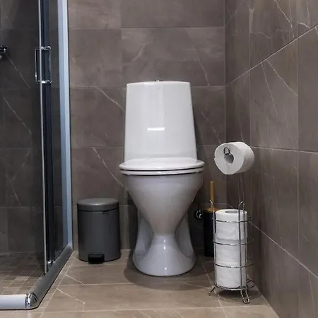 Raadiraja Kodu Erm'i Laehedal, Raadiraja 22 * Tila