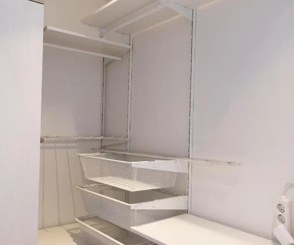 Raadiraja Kodu Erm'i Laehedal, Raadiraja 22 * Tila