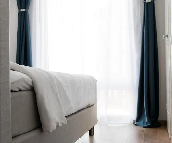 Raadiraja Kodu Erm'i Laehedal, Raadiraja 22 Apartment Tila