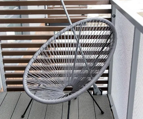 Raadiraja Kodu Erm'i Laehedal, Raadiraja 22 Apartment